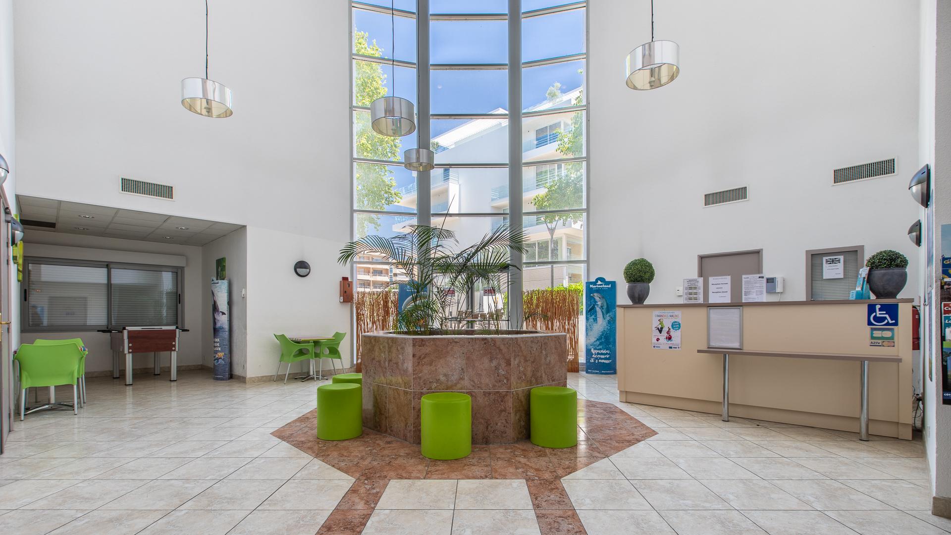 Vacanceole - Residence Le Crystal Cagnes-sur-Mer Eksteriør bilde